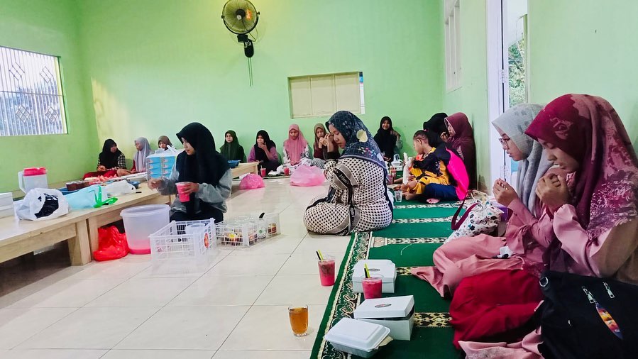 buka-bersama-ayah-bunda-kakak-dari-puskesmas-keling-dan-donorojo